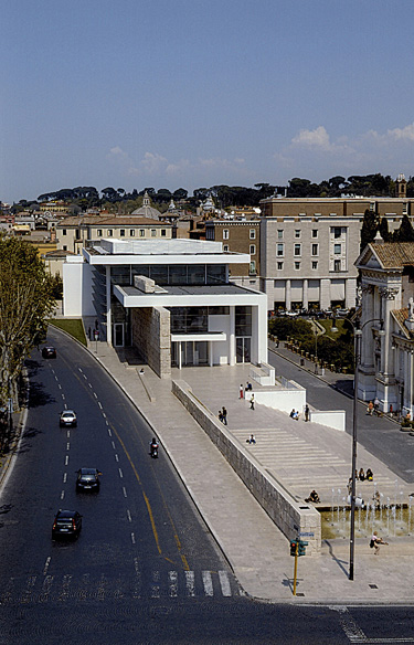 Fig. 1. The Ara Pacis Museum, 1996–2006, Richard Meier, Rome; view toward main entrance (Archivio Sovraintendenza Comune di Roma).
